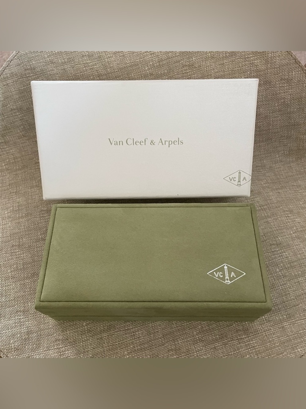 NWOT Van Cleef & Arpels Bracelet Gift Box Set